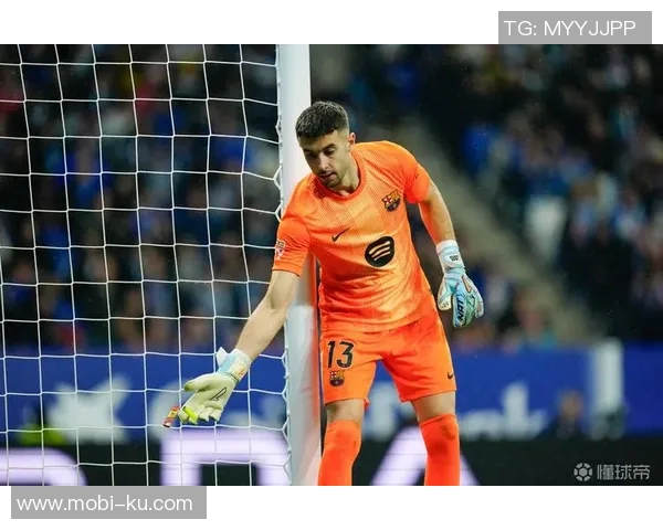 霍安加西亚复出表现出色助巴萨零封展现国家队征召实力